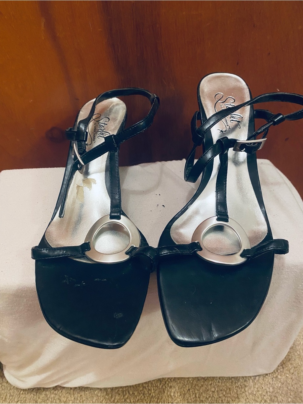Women's Black T-Strap Sandals with Silver Ring Accent